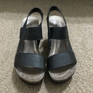 Black stylish platforms!